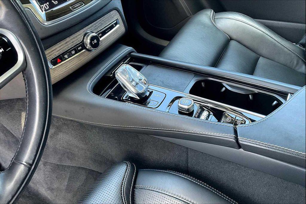 used 2021 Volvo XC90 Recharge Plug-In Hybrid car, priced at $34,000
