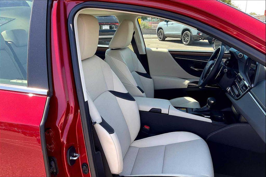 used 2025 Lexus ES 350 car, priced at $45,000