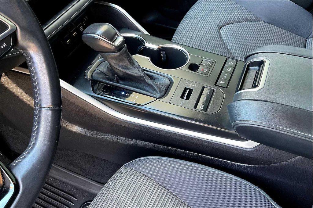 used 2020 Toyota Highlander car, priced at $30,000