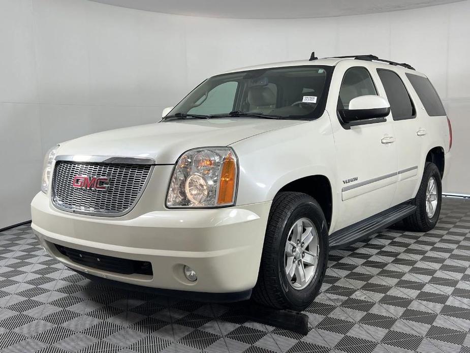 used 2014 GMC Yukon car, priced at $15,999