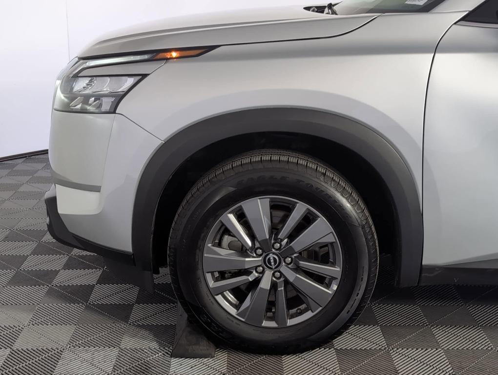 used 2024 Nissan Pathfinder car, priced at $27,999