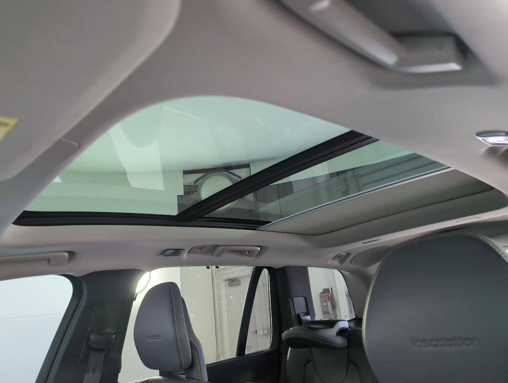 used 2020 Volvo XC90 car, priced at $30,297