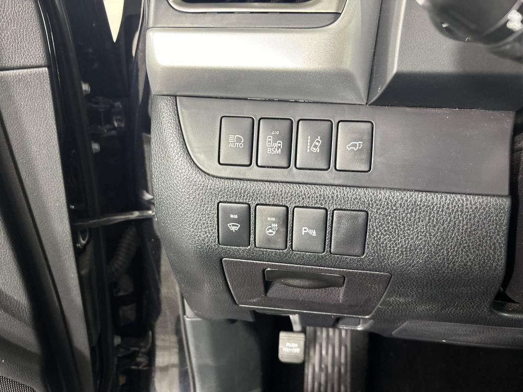 used 2016 Toyota Highlander car, priced at $18,999
