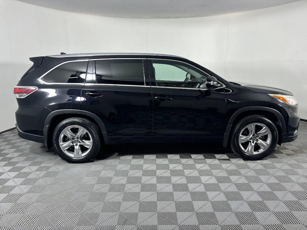 used 2016 Toyota Highlander car, priced at $18,999