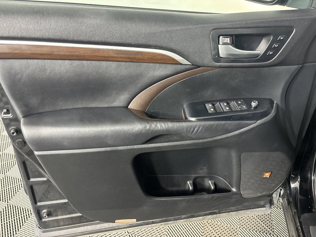 used 2016 Toyota Highlander car, priced at $18,999