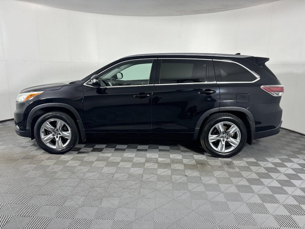 used 2016 Toyota Highlander car, priced at $18,999