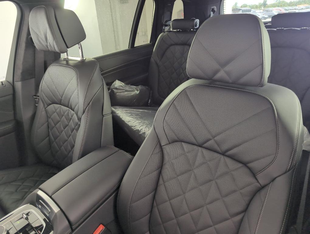 new 2026 BMW X7 car, priced at $90,725
