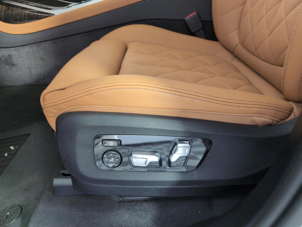 new 2026 BMW X7 car, priced at $89,940
