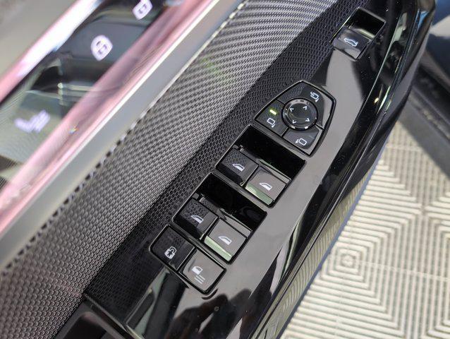 new 2025 BMW 760 car, priced at $132,650