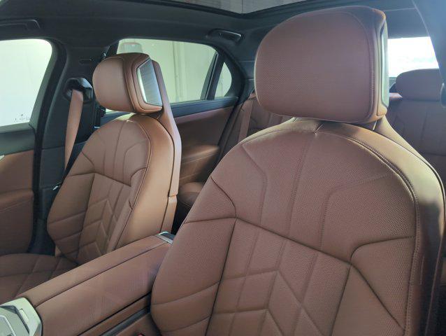 new 2025 BMW 760 car, priced at $132,650