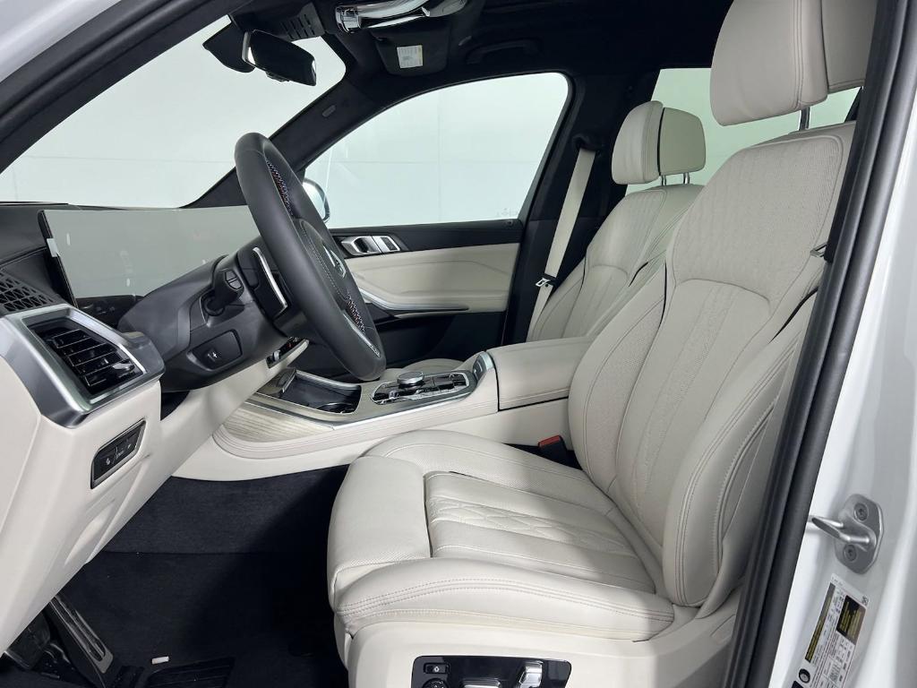 new 2025 BMW X7 car, priced at $116,175