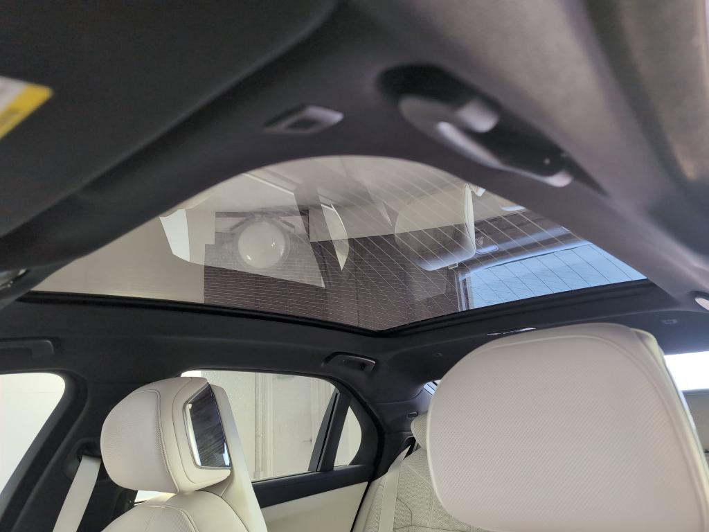 new 2025 BMW i7 car, priced at $111,975