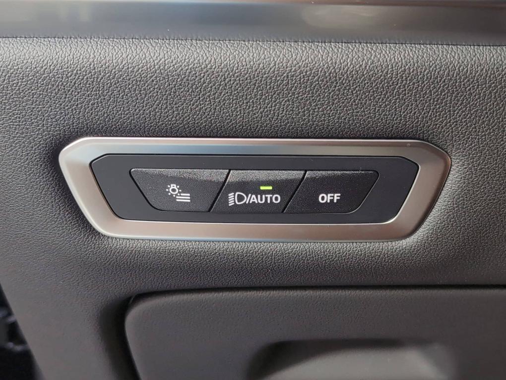 new 2026 BMW X7 car, priced at $96,725