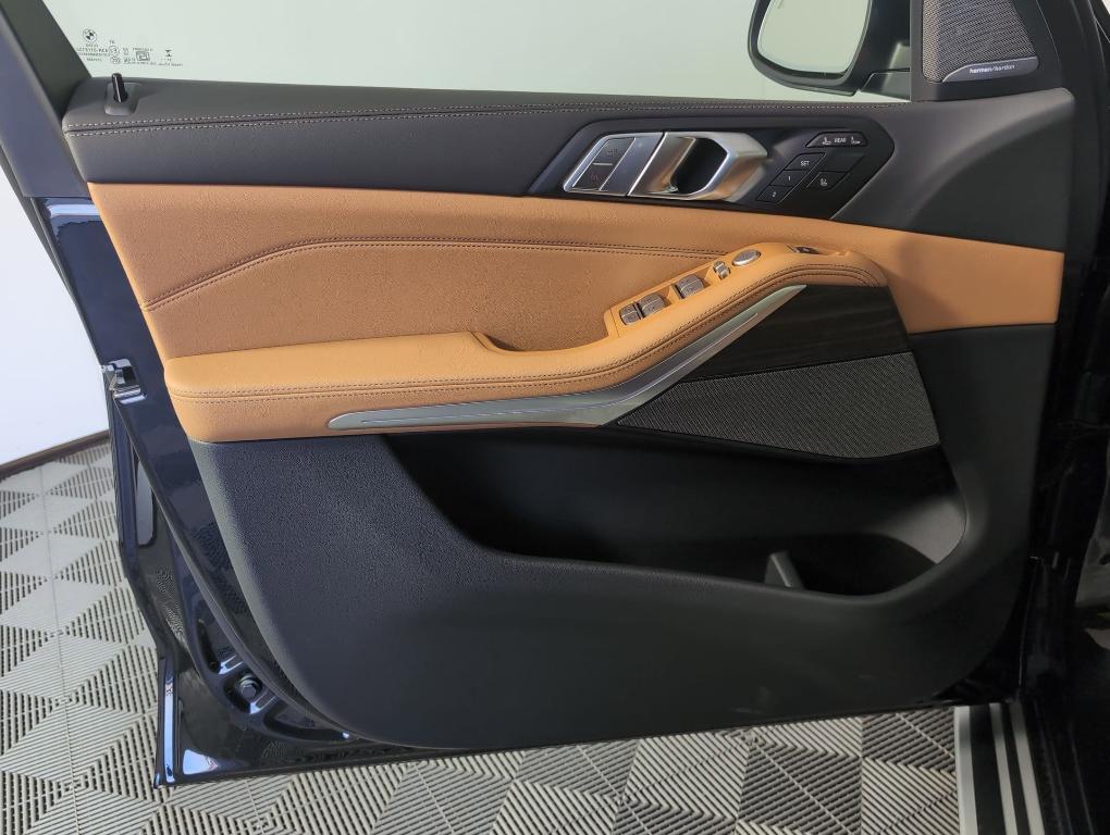 new 2026 BMW X7 car, priced at $96,725