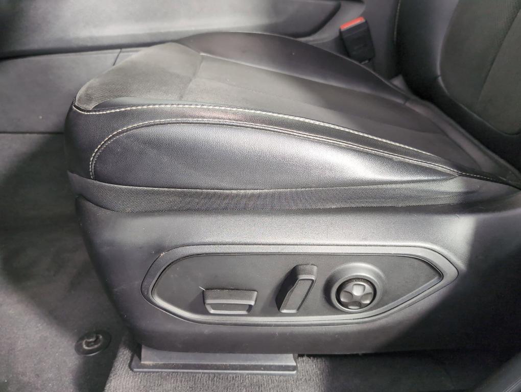 used 2023 Jeep Grand Cherokee L car, priced at $26,999