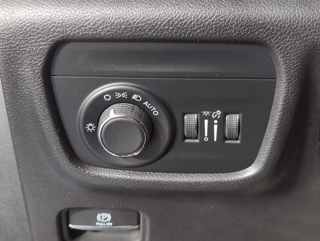 used 2023 Jeep Grand Cherokee L car, priced at $26,999