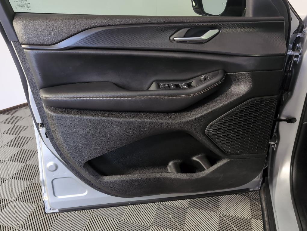 used 2023 Jeep Grand Cherokee L car, priced at $26,999