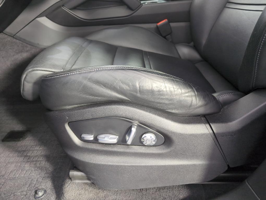 used 2021 Porsche Cayenne car, priced at $50,498