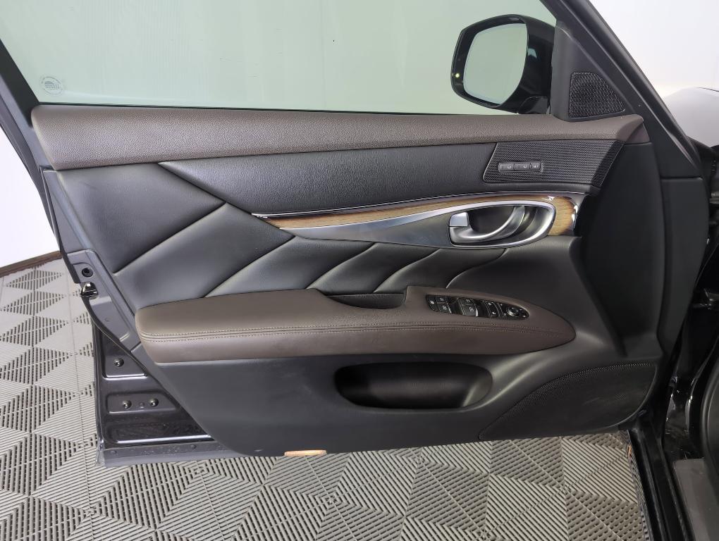 used 2015 INFINITI Q70L car, priced at $13,499