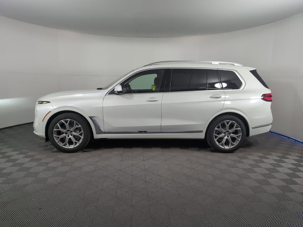 new 2025 BMW X7 car, priced at $89,010