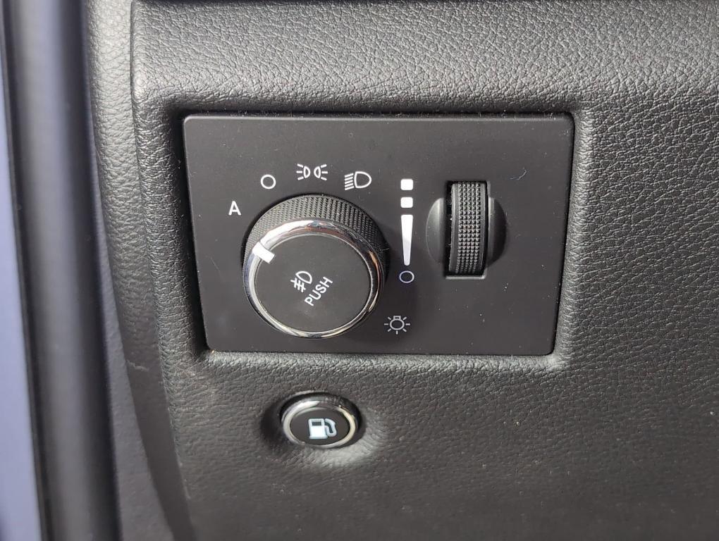 used 2016 Jeep Grand Cherokee car, priced at $7,999