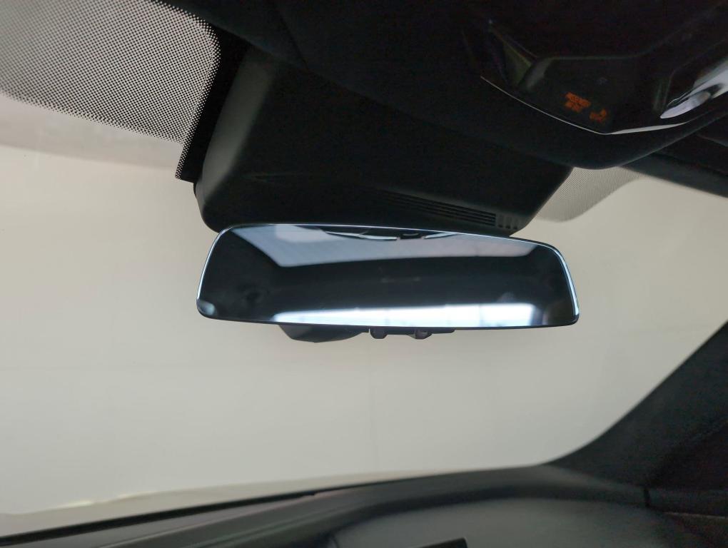 new 2025 BMW 760 car, priced at $138,100