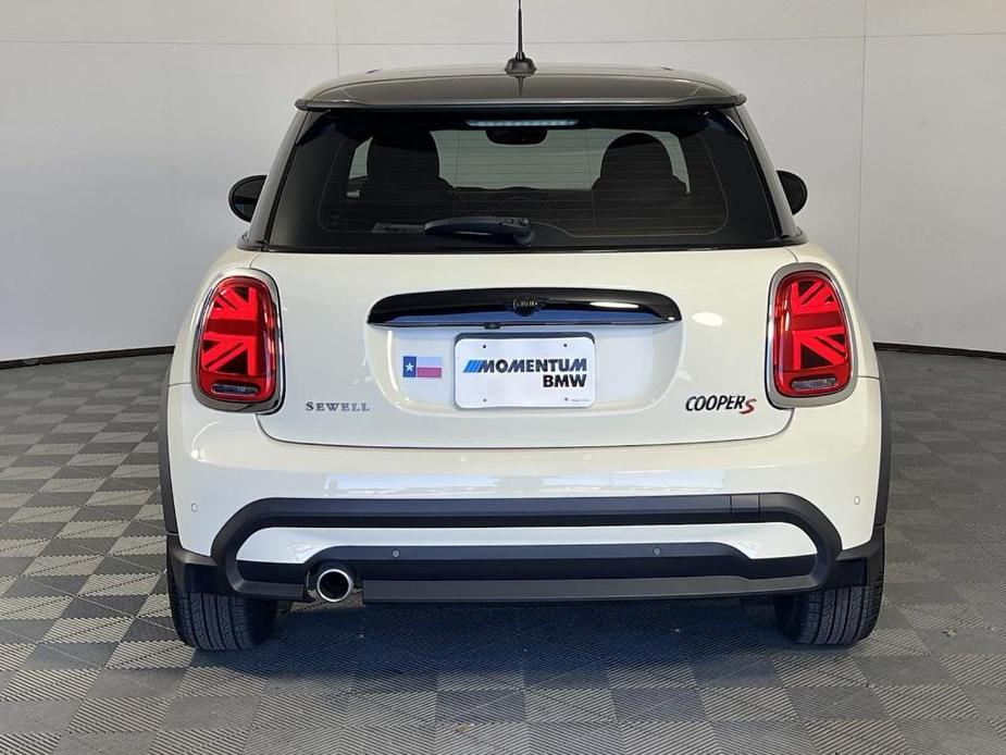 used 2022 MINI Hardtop car, priced at $20,997