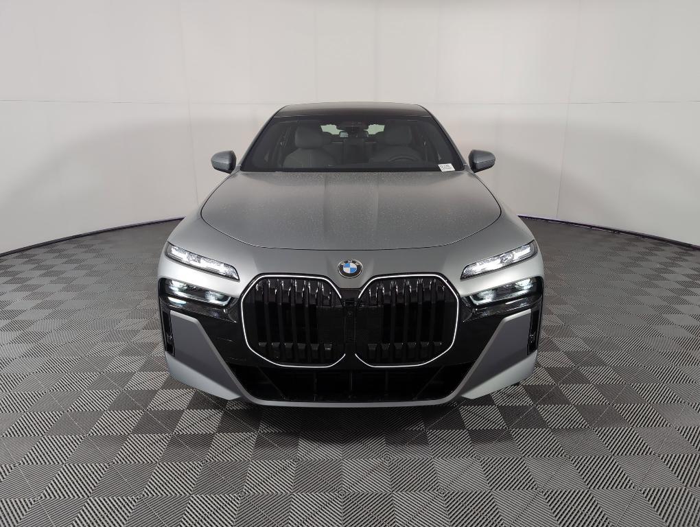 new 2025 BMW 760 car, priced at $137,650