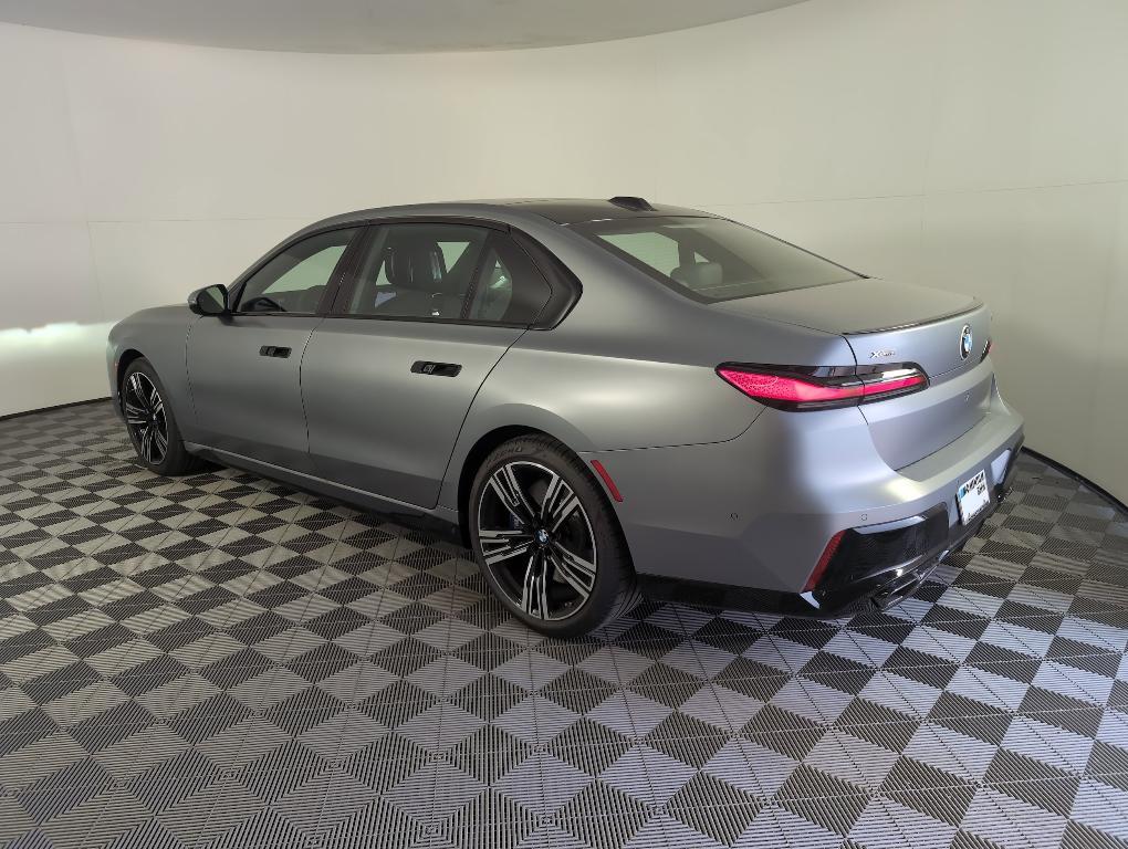 new 2025 BMW 760 car, priced at $137,650