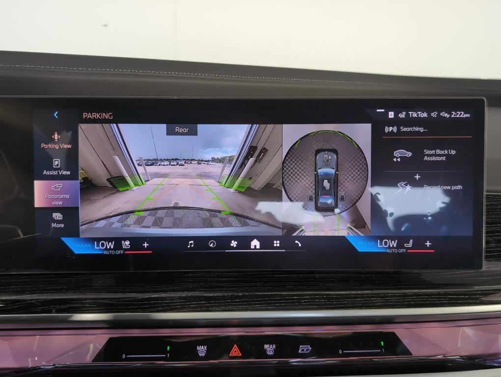 new 2025 BMW 760 car, priced at $137,650