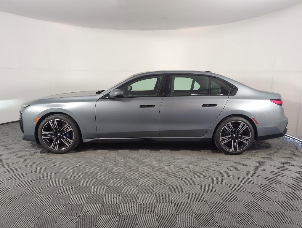 new 2025 BMW 760 car, priced at $137,650