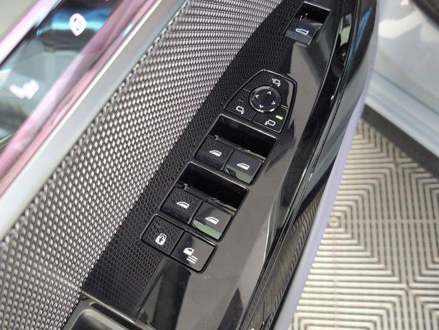 new 2025 BMW 760 car, priced at $137,925