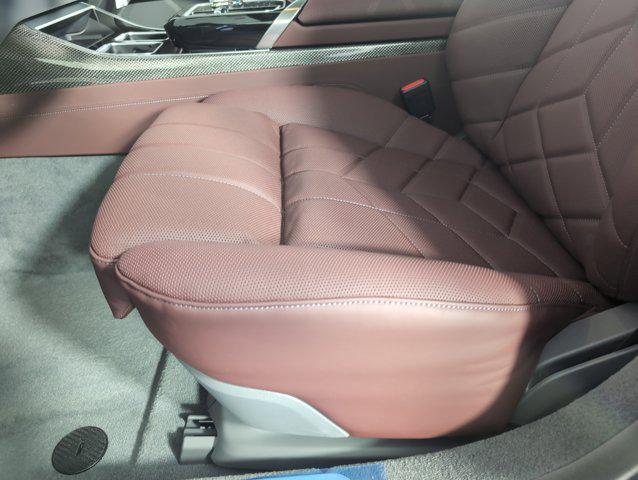 new 2025 BMW 760 car, priced at $137,925