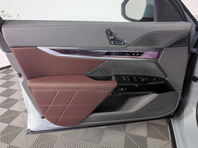 new 2025 BMW 760 car, priced at $137,925