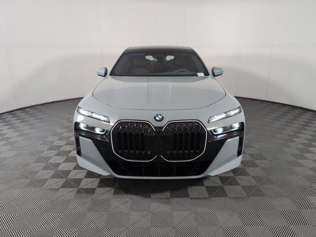 new 2025 BMW 760 car, priced at $137,925