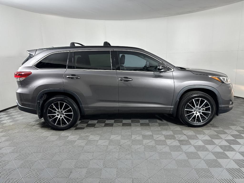 used 2018 Toyota Highlander car, priced at $22,999