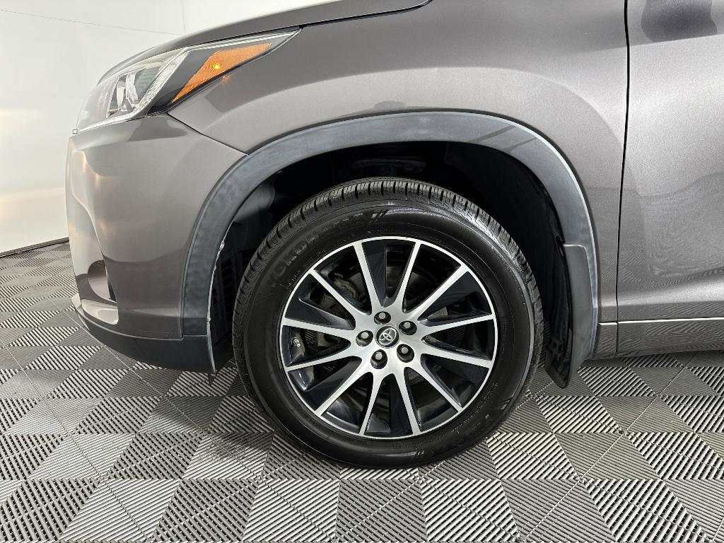 used 2018 Toyota Highlander car, priced at $22,999