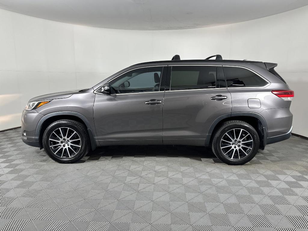 used 2018 Toyota Highlander car, priced at $22,999