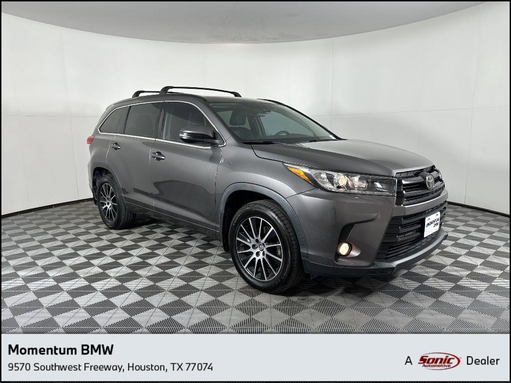 used 2018 Toyota Highlander car, priced at $22,999