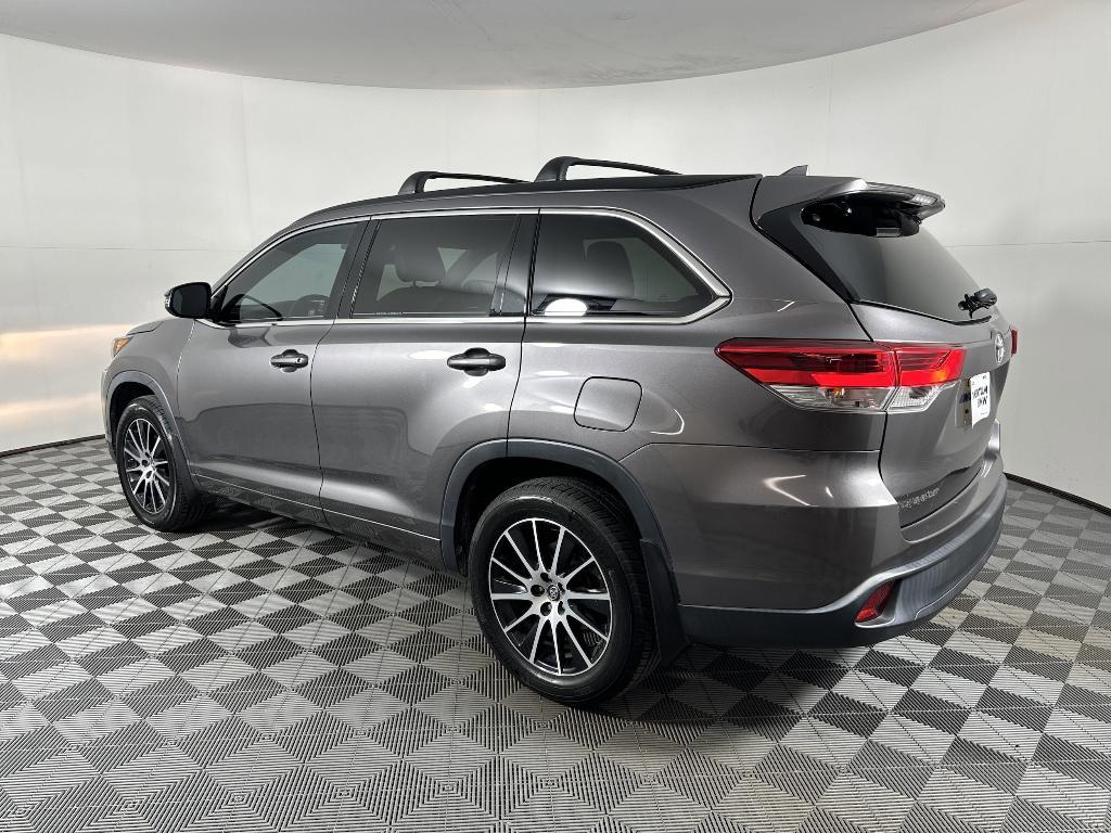 used 2018 Toyota Highlander car, priced at $22,999