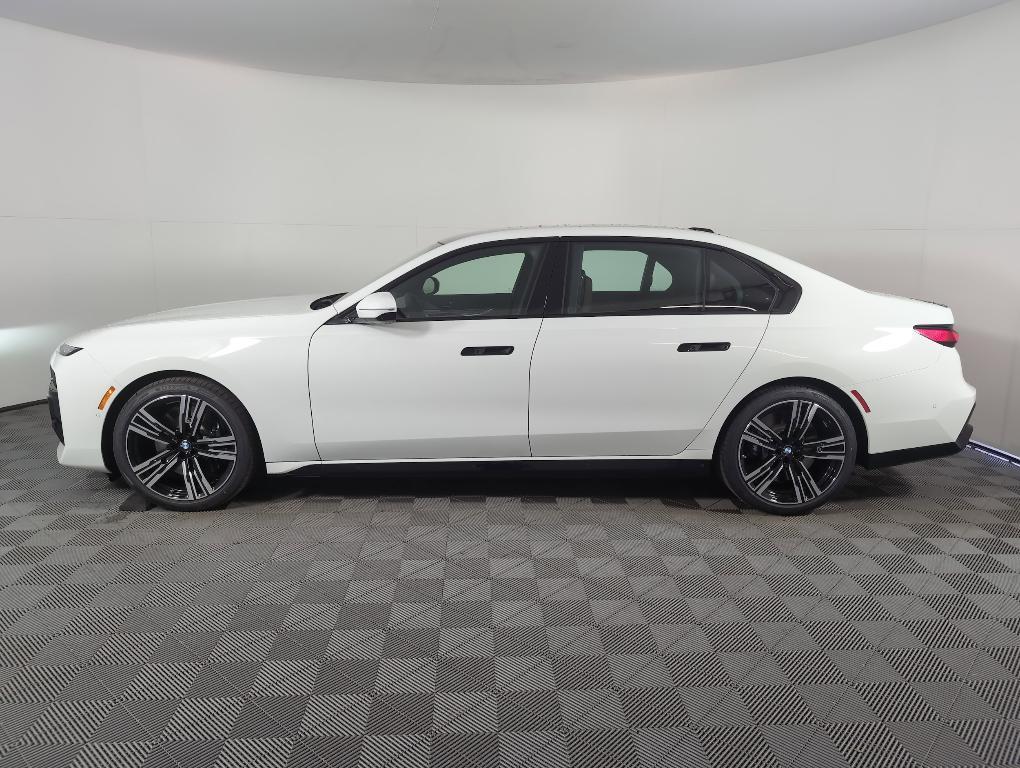new 2025 BMW 760 car, priced at $132,475