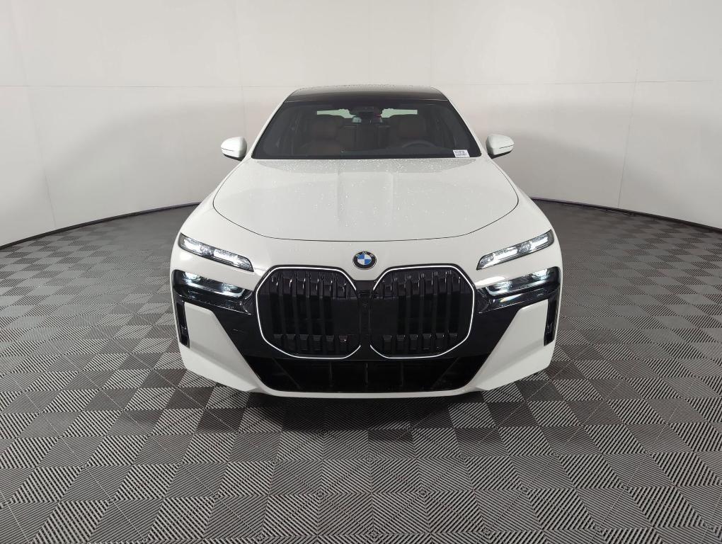 new 2025 BMW 760 car, priced at $132,475