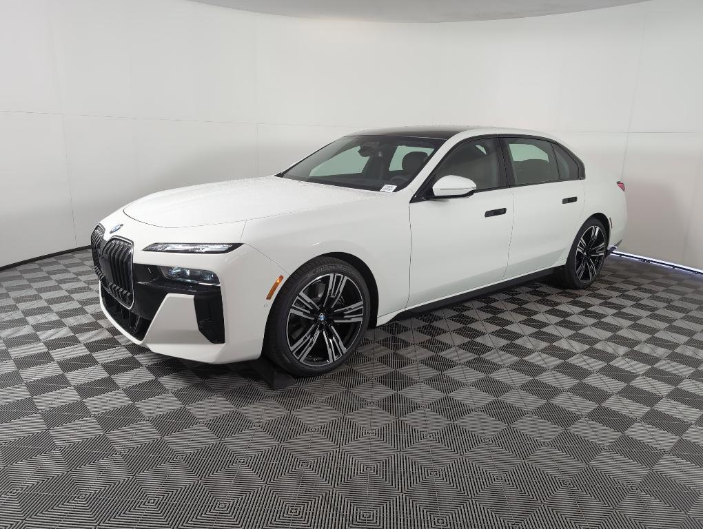 new 2025 BMW 760 car, priced at $132,475