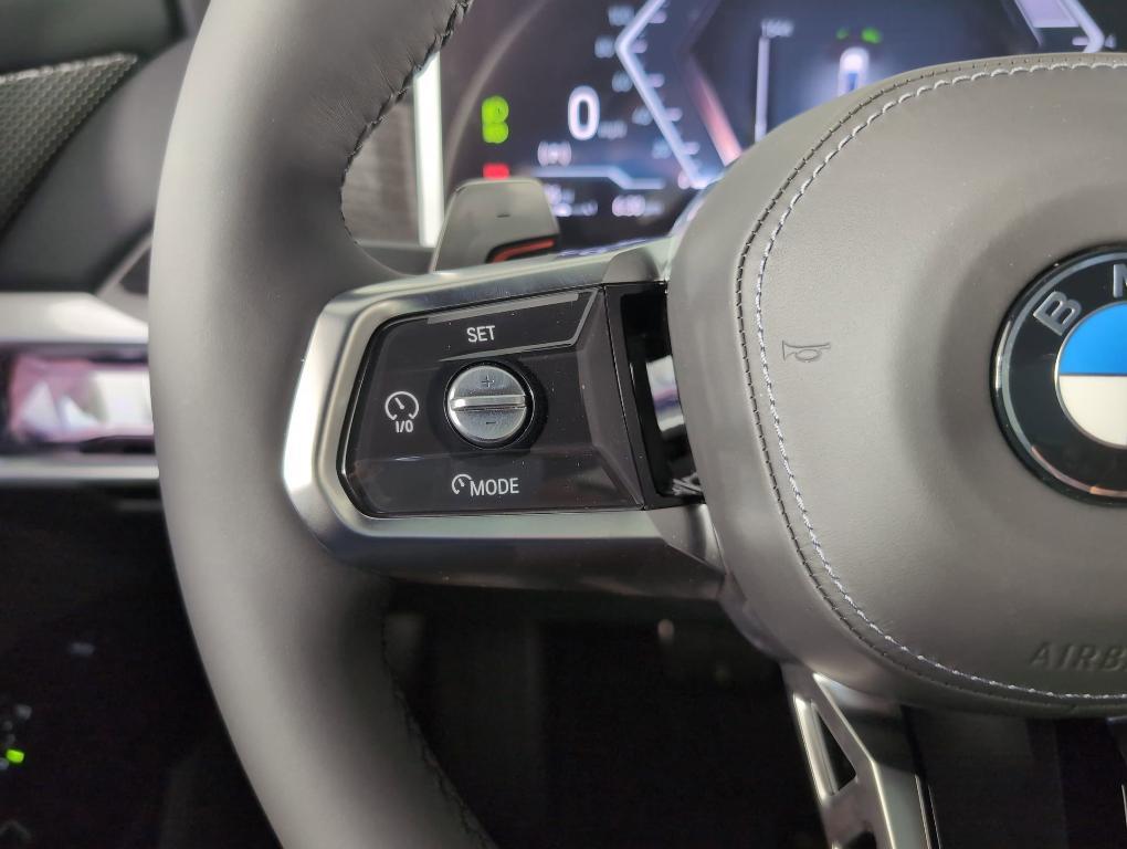 new 2025 BMW 760 car, priced at $132,475