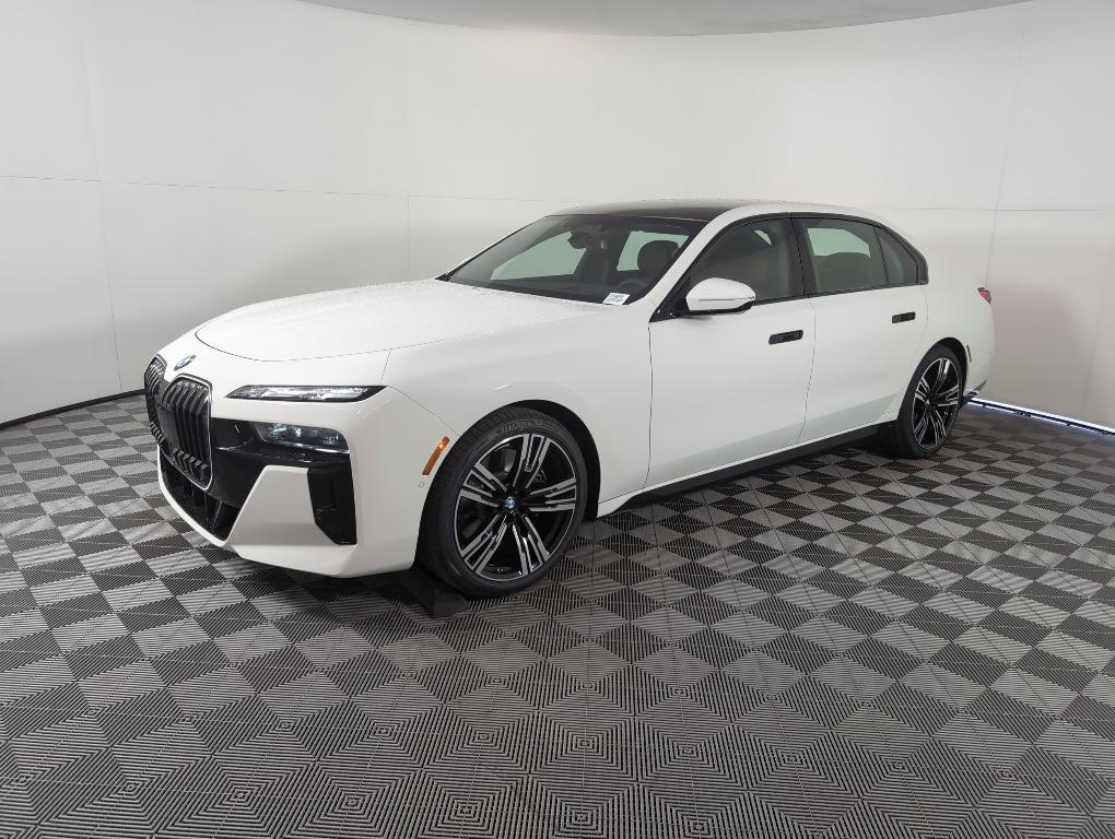 new 2025 BMW 760 car, priced at $132,475