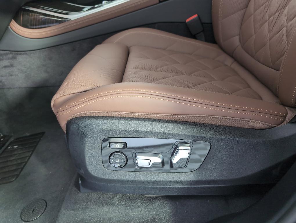 new 2026 BMW X7 car, priced at $93,740