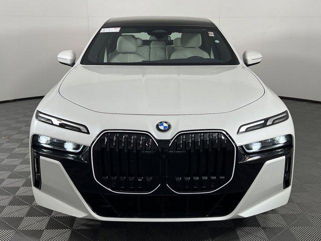 new 2025 BMW 760 car, priced at $126,325