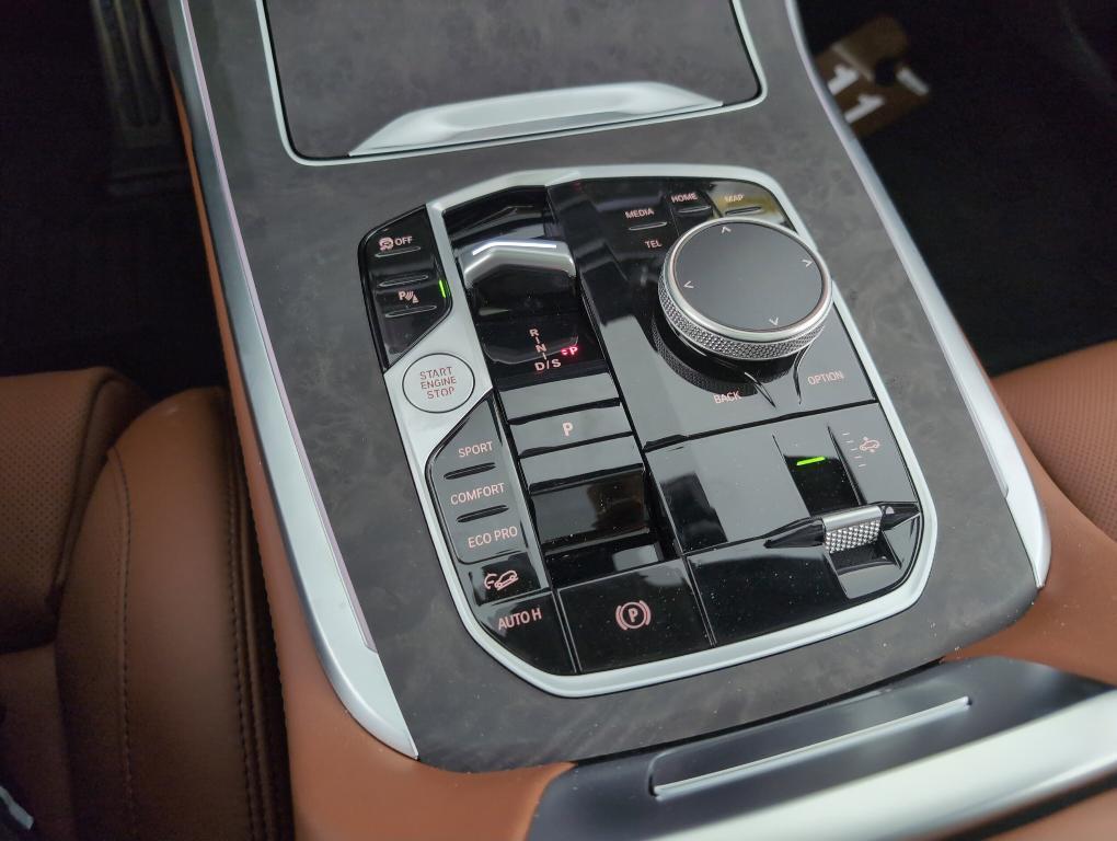 new 2025 BMW X7 car, priced at $101,325