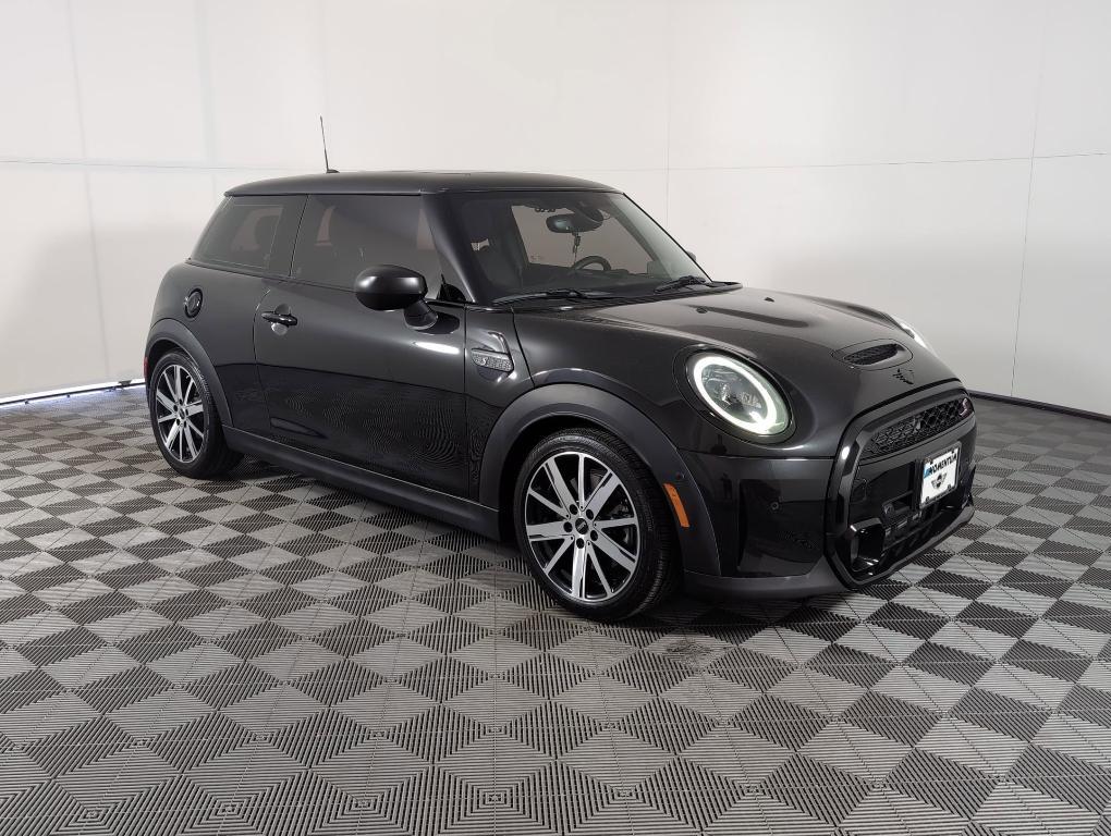 used 2023 MINI Hardtop car, priced at $25,999