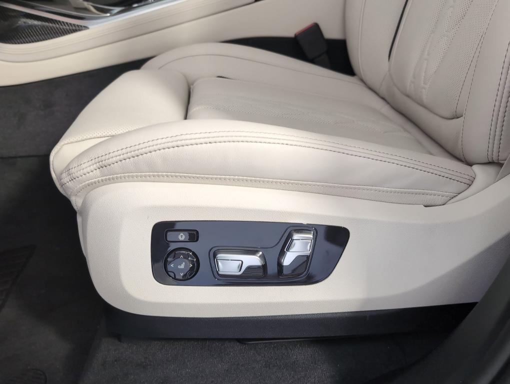 new 2026 BMW X7 car, priced at $123,550